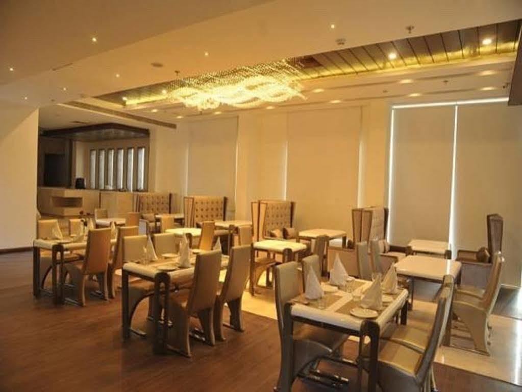 Jagrati Ananta Express Hotell Jaipur Eksteriør bilde