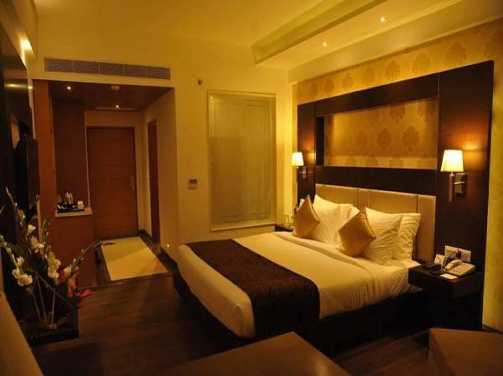 Jagrati Ananta Express Hotell Jaipur Eksteriør bilde