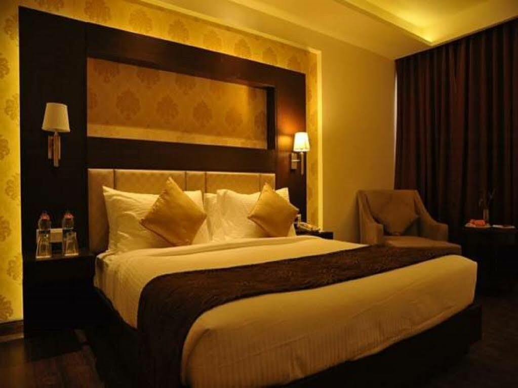 Jagrati Ananta Express Hotell Jaipur Eksteriør bilde